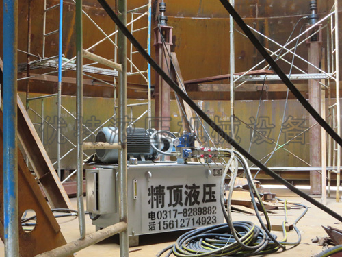 东营胜利国电电厂脱硫塔施工现场